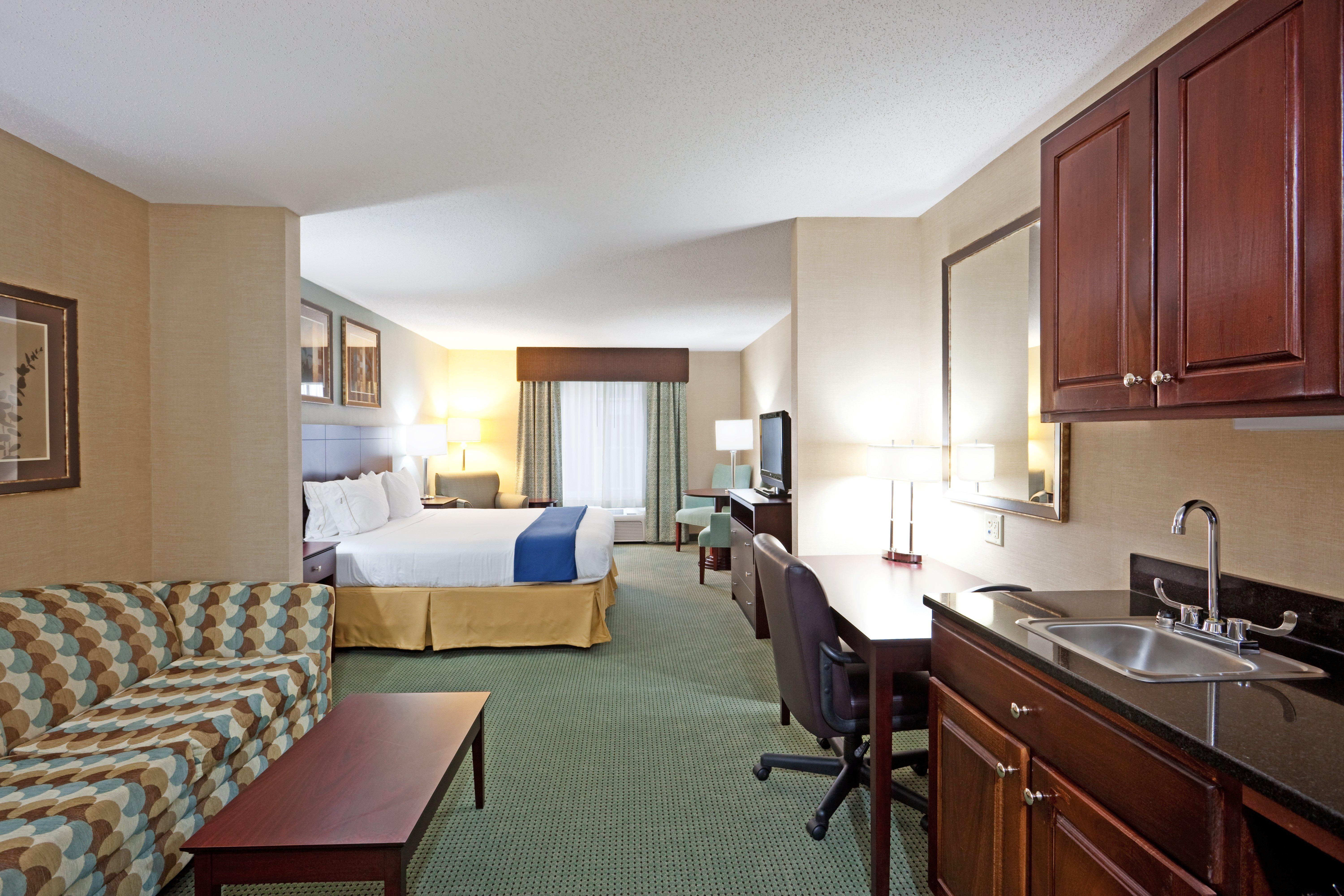 Holiday Inn Express And Suites Meriden By Ihg Exterior photo
