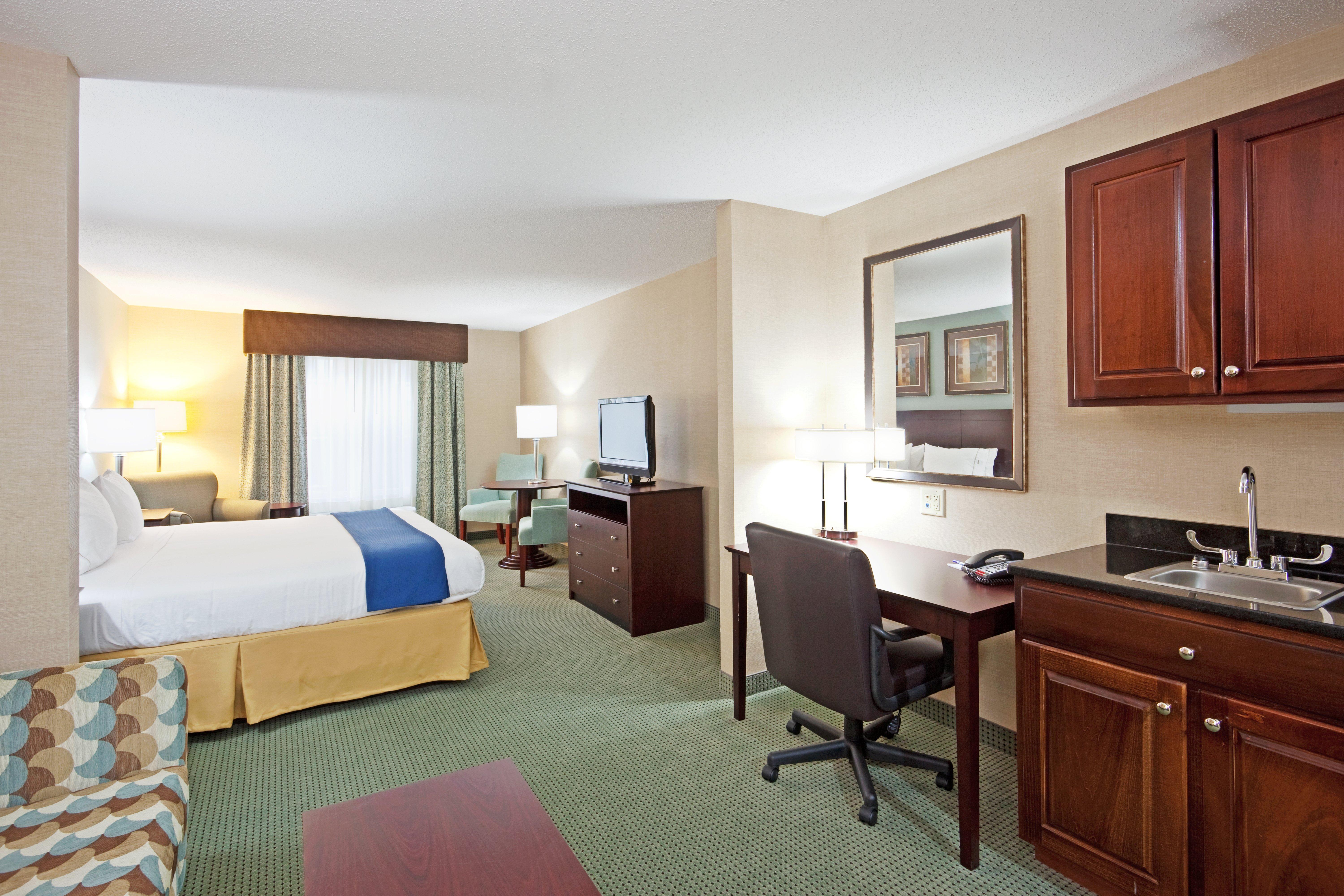 Holiday Inn Express And Suites Meriden By Ihg Exterior photo