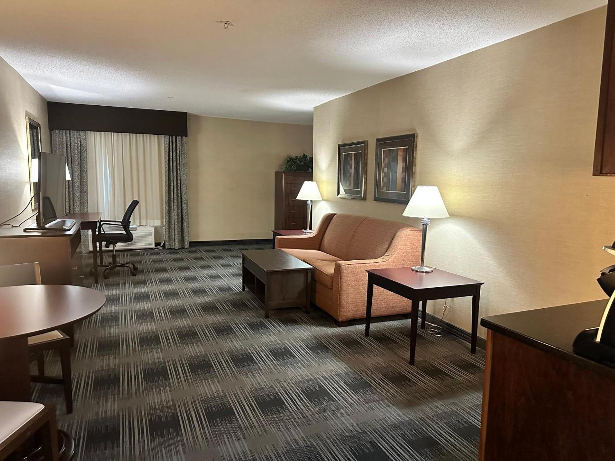 Holiday Inn Express And Suites Meriden By Ihg Exterior photo